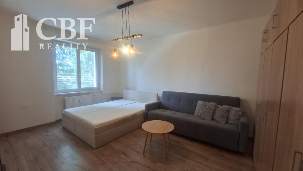 SLNEČNÝ 1-IZBOVÝ BYT NA PREDAJ – LETNÁ ULICA, ROŽŇAVA