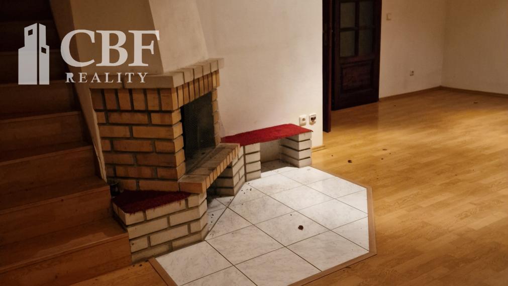 CBF Reality Vám ponúka na predaj rodinný dom v Rožňave, na tichom mieste obklopený prírodou a bez susedov .