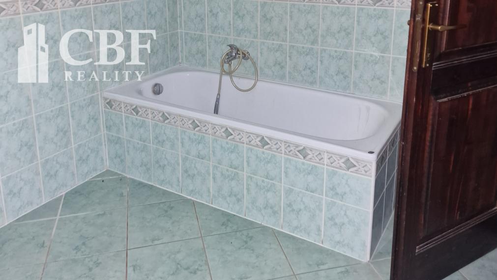 CBF Reality Vám ponúka na predaj rodinný dom v Rožňave, na tichom mieste obklopený prírodou a bez susedov .