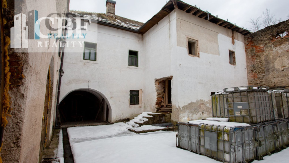 Ponúkame na predaj historickú budovu Zájazdového hostinca
