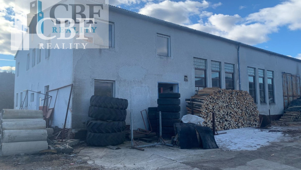 Na predaj výrobná hala / budova v Lubeníku