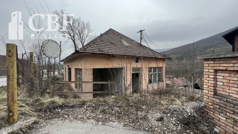 Na predaj budova v obci Nižná Slaná