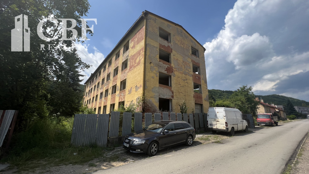 Znížená cena - Na predaj budova v obci Nižná Slaná