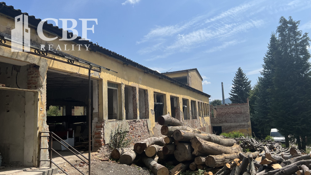Znížená cena - Na predaj budova v obci Nižná Slaná
