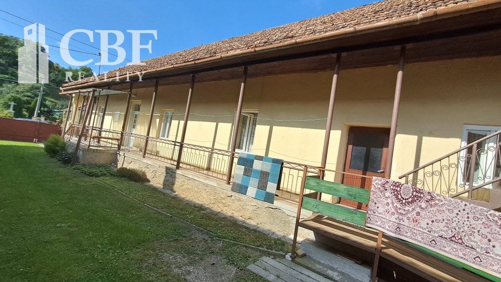 Rezervované - Na predaj vidiecky dom / chalupa v obci Pača