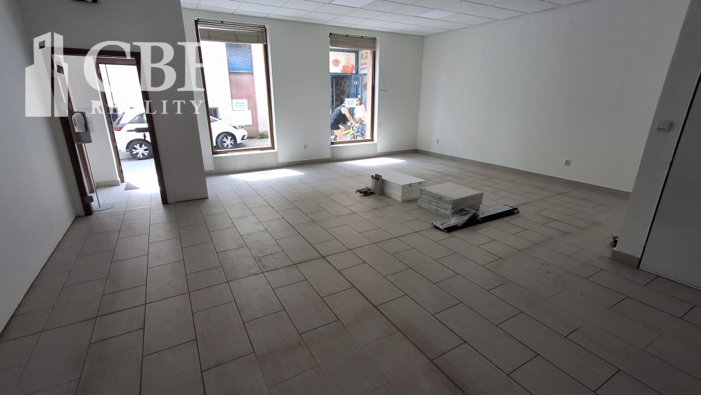 Na prenájom obchodné /kancelárske priestory v centre Rožňavy
