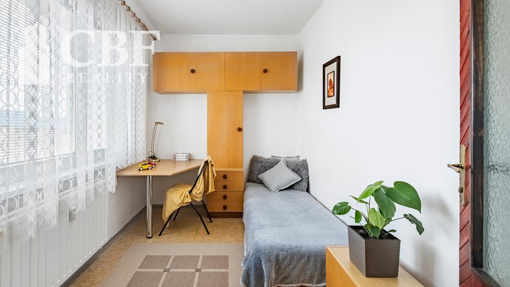 PREDANÉ 3-izbový byt v tichej lokalite s množstvom zelene