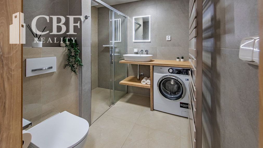 PRENAJATÉ / Krásny 2i byt s terasou a výhľadom na Tatry, Poprad