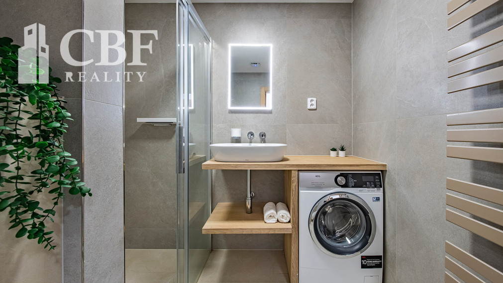 PRENAJATÉ / Krásny 2i byt s terasou a výhľadom na Tatry, Poprad