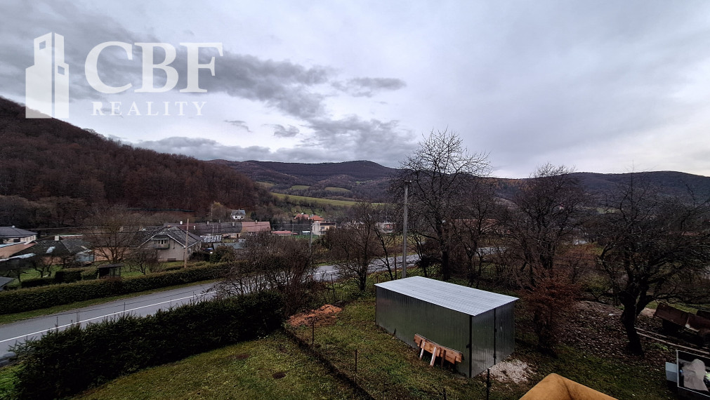 ZNÍŽENÉ ! 3-IZBOVÝ BYT, GARÁŽ A ZÁHRADA NA PREDAJ V DRNAVE