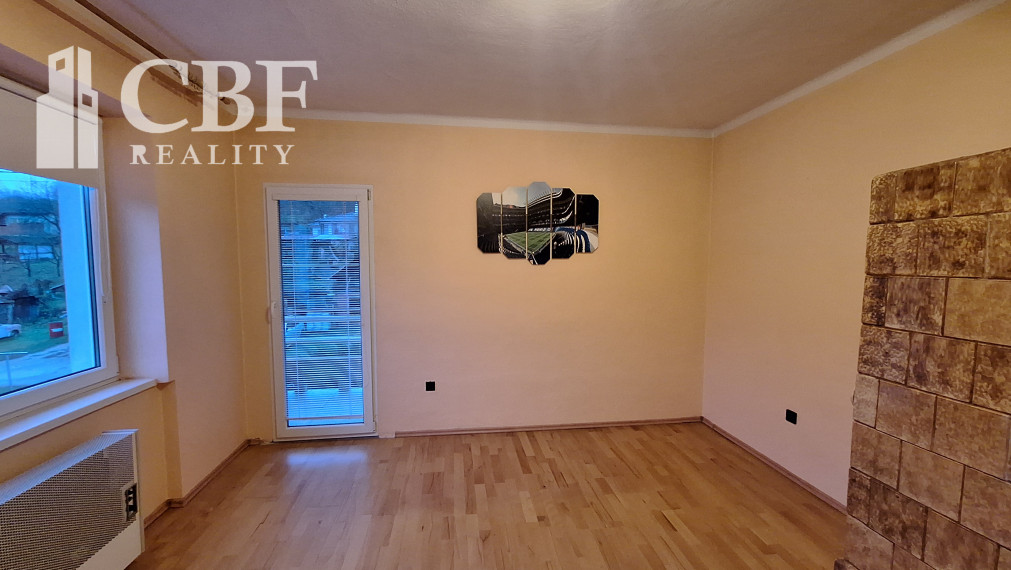 ZNÍŽENÉ ! 3-IZBOVÝ BYT, GARÁŽ A ZÁHRADA NA PREDAJ V DRNAVE