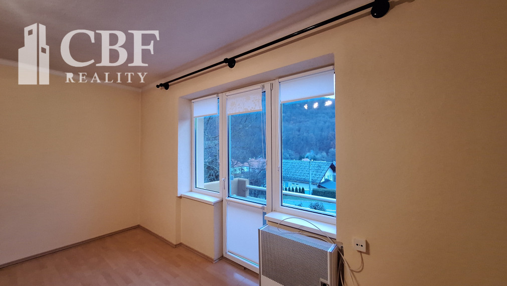 ZNÍŽENÉ ! 3-IZBOVÝ BYT, GARÁŽ A ZÁHRADA NA PREDAJ V DRNAVE