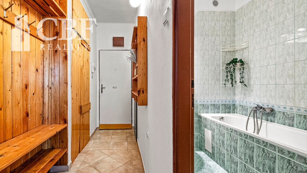 PREDANÉ / Predaj 2i byt v skvelej lokalite plnej zelene Svit