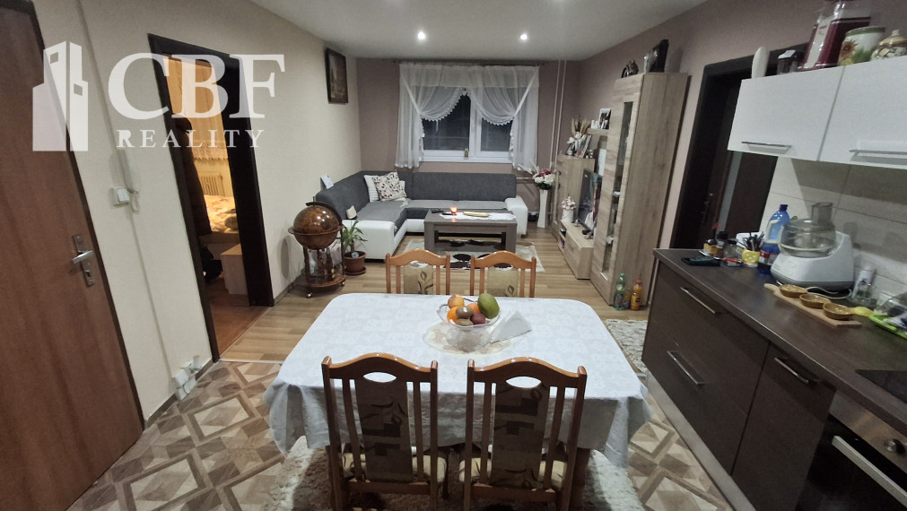 Znížená cena - Na predaj 3-izbový byt s balkónom v Rožňave, sídl. JUH