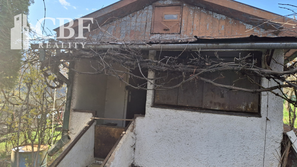 Znížená cena - Na predaj záhrada s chatou na Betliarskej ceste v Rožňave