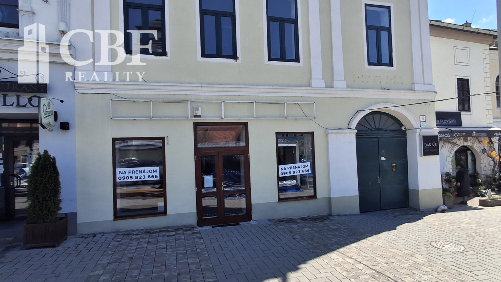 Na prenájom administr. / obchodné priestory v centre Rožňavy