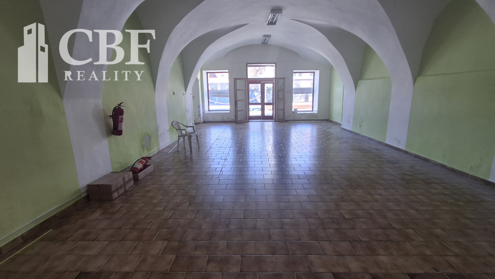 Prenájom obchodného priestoru na Námestí Baníkov v Rožňave