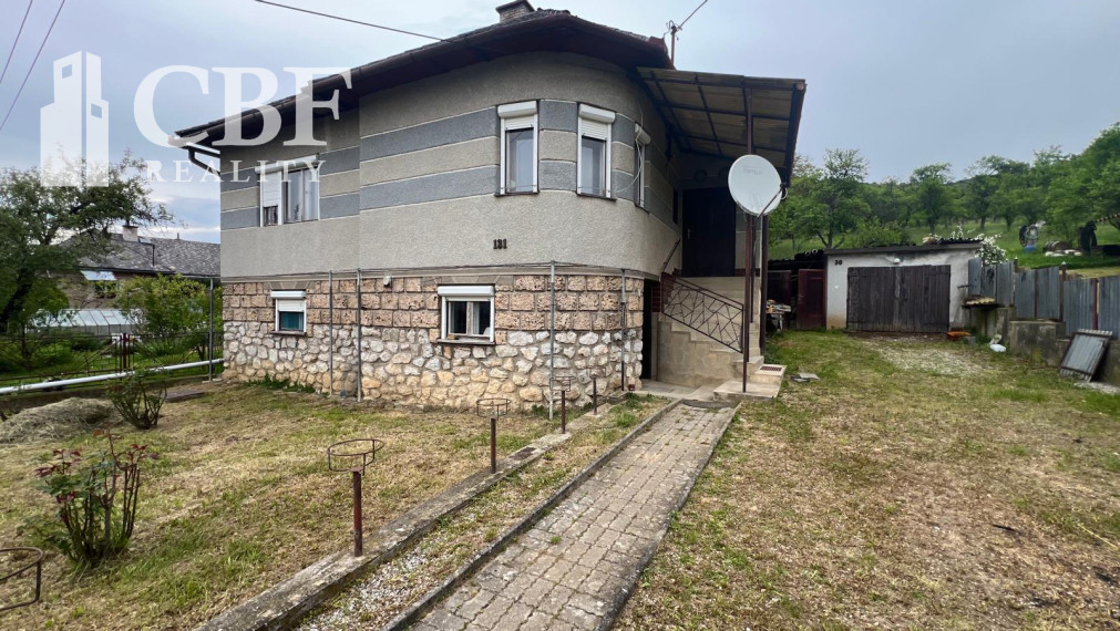 NA PREDAJ!!! Dom v Lipovníku s výhľadmi a rozľahlým pozemkom