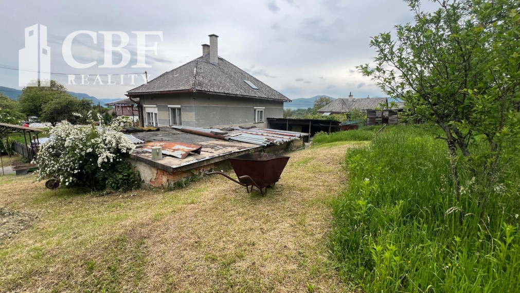 NA PREDAJ!!! Dom v Lipovníku s výhľadmi a rozľahlým pozemkom