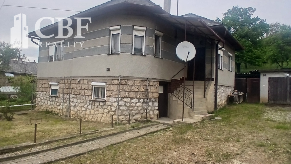 NA PREDAJ!!! Dom v Lipovníku s výhľadmi a rozľahlým pozemkom