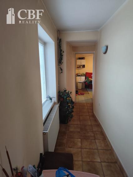 Tomášovce- dvojpodlažný rodinný dom na predaj s veľkým pozemkom