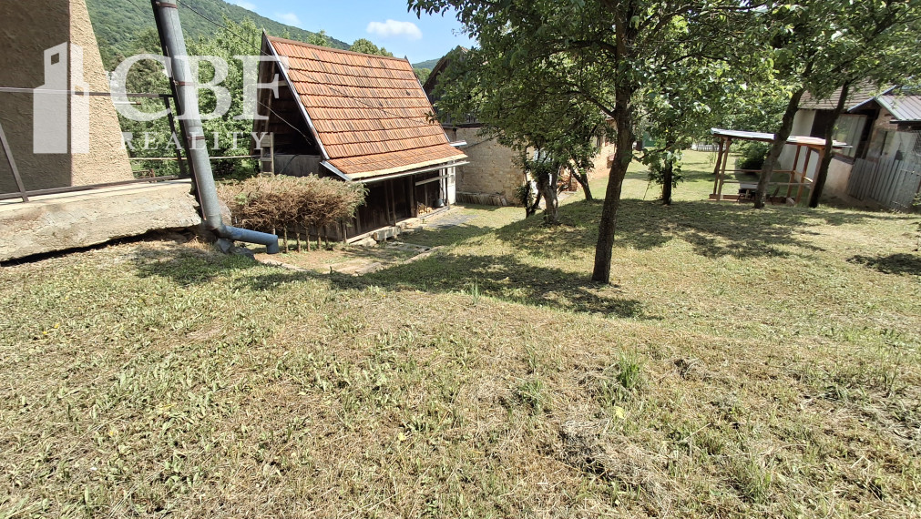 Na predaj dva domy v Drnave