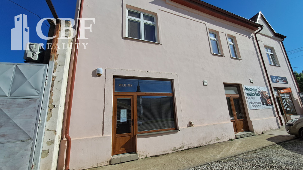 Znížená cena - Na predaj nebytový priestor / obchod v centre obce Plešivec