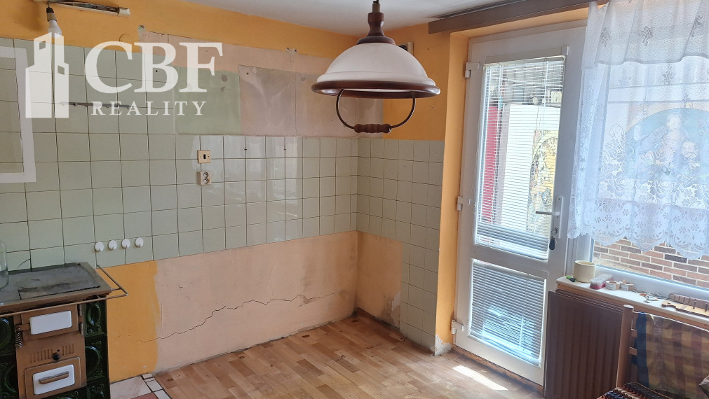 ZNÍŽENÁ CENA ! LIPOVNÍK ! RODINNÝ DOM NA PREDAJ !