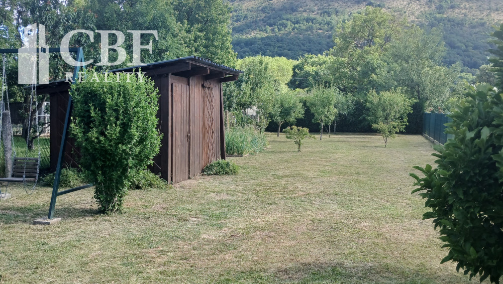 NA PREDAJ! Zveľadená ZÁHRADKA s GARÁŽOU v Plešivci.