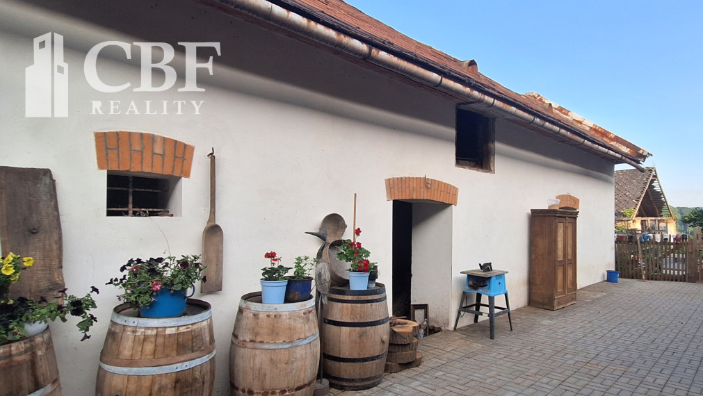 ČUČMA - RODINNÝ DOM V HISTORICKOM ŠARME ! NA PREDAJ !