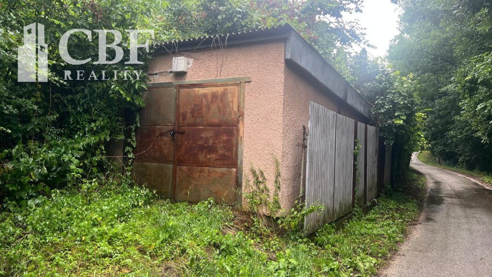 NA PREDAJ ! MUROVANÁ GARÁŽ V NADABULEJ