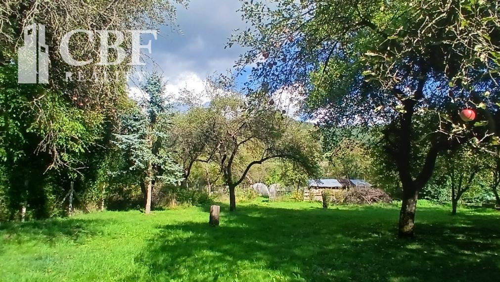 Na predaj stavebný pozemok- Nadabula,1027 m2, tichá lokalita