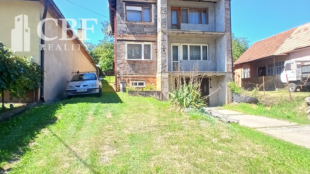 ZNÍŽENÁ CENA! Rodinný dom v Kunovej Teplici so záhradou