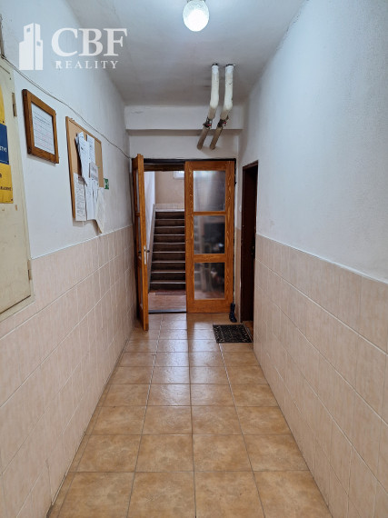 ZNÍŽENÉ! 2 - IZBOVÝ BYT NA PREDAJ V MESTE DOBŠINÁ !