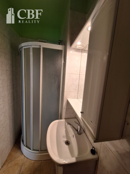 ZNÍŽENÉ! 2 - IZBOVÝ BYT NA PREDAJ V MESTE DOBŠINÁ !