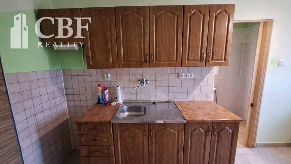 ZNÍŽENÉ! 2 - IZBOVÝ BYT NA PREDAJ V MESTE DOBŠINÁ !