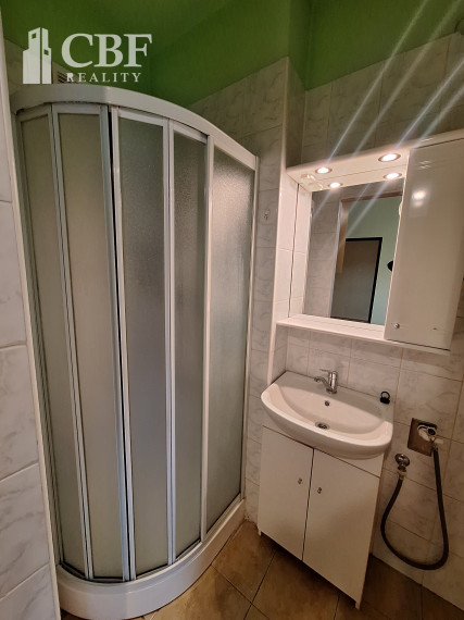 ZNÍŽENÉ! 2 - IZBOVÝ BYT NA PREDAJ V MESTE DOBŠINÁ !