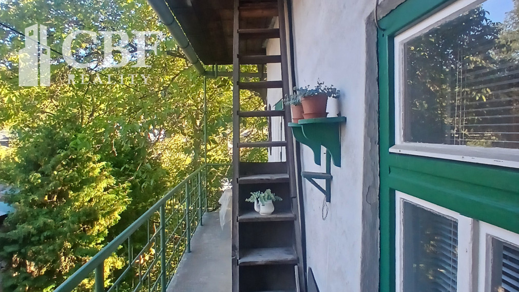 Na Predaj! Útulný banícky domček so záhradkou v Dobšinej.