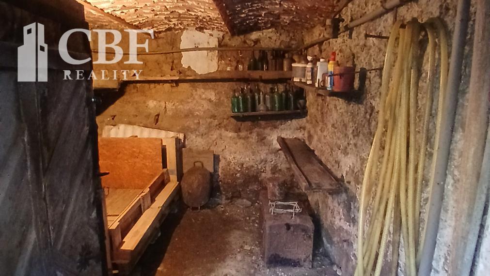 Na Predaj! Útulný banícky domček so záhradkou v Dobšinej.