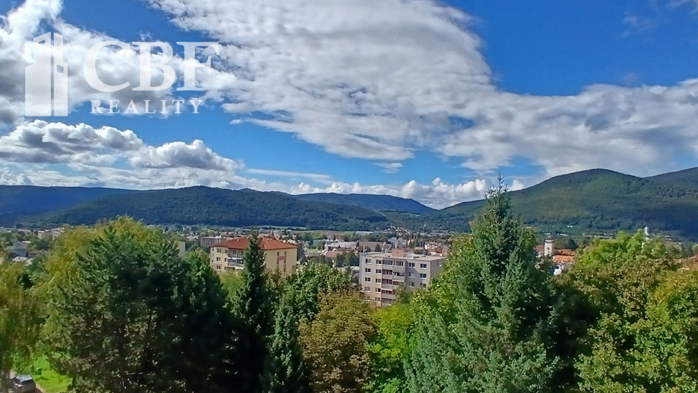 Na predaj 3-izbový byt s balkónom- Slnečná ulica, Rožňava