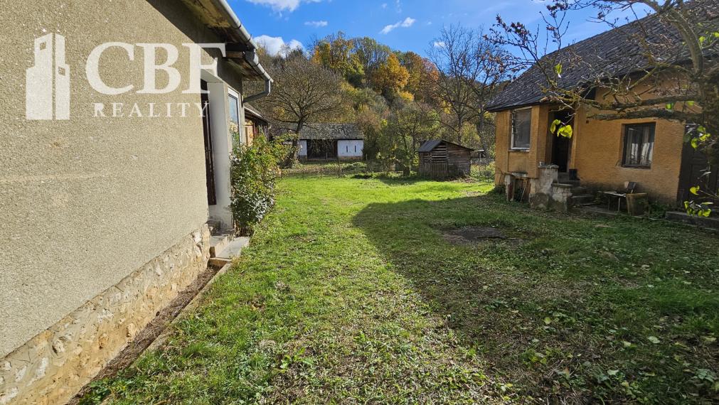 Na predaj dom so stavebným  pozemok  v malebnej obci Ardovo