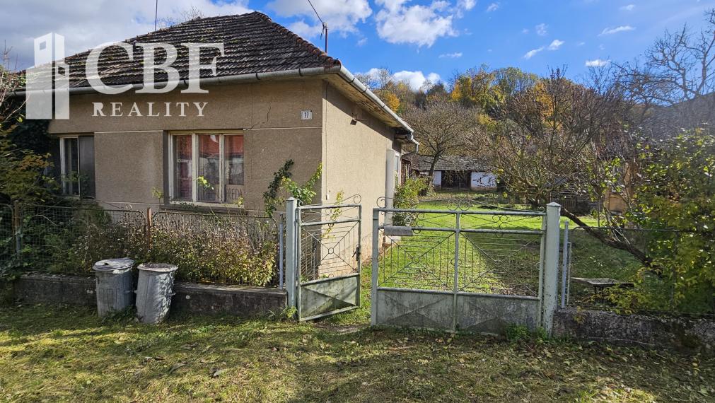 Na predaj dom so stavebným  pozemok  v malebnej obci Ardovo