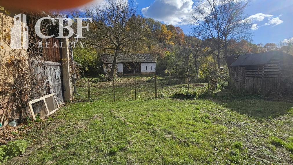 Na predaj dom so stavebným  pozemok  v malebnej obci Ardovo