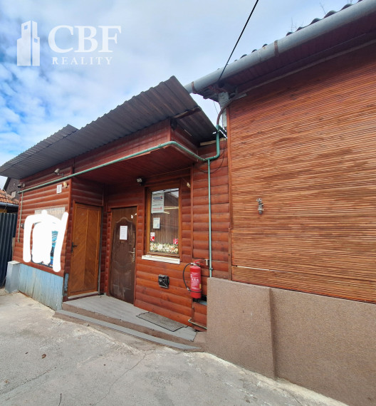 OBJEKT V CENTRE MESTA ROŽŇAVA NA PREDAJ !