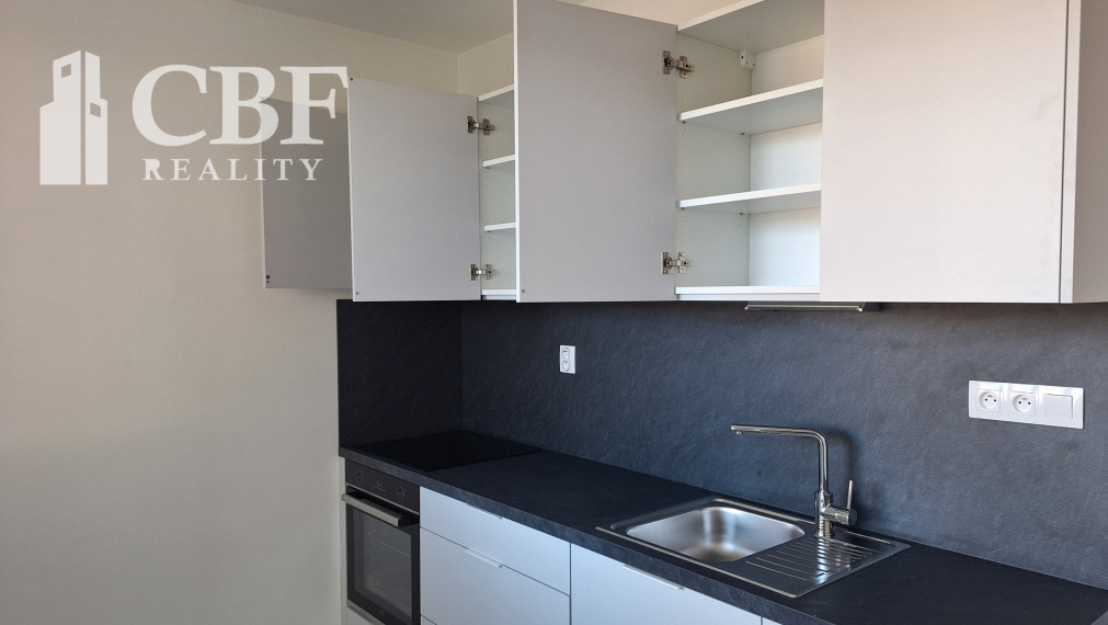 REZERVOVANÉ !1-IZBOVÝ BYT S DVOMA BALKÓNMI NA PRENÁJOM !