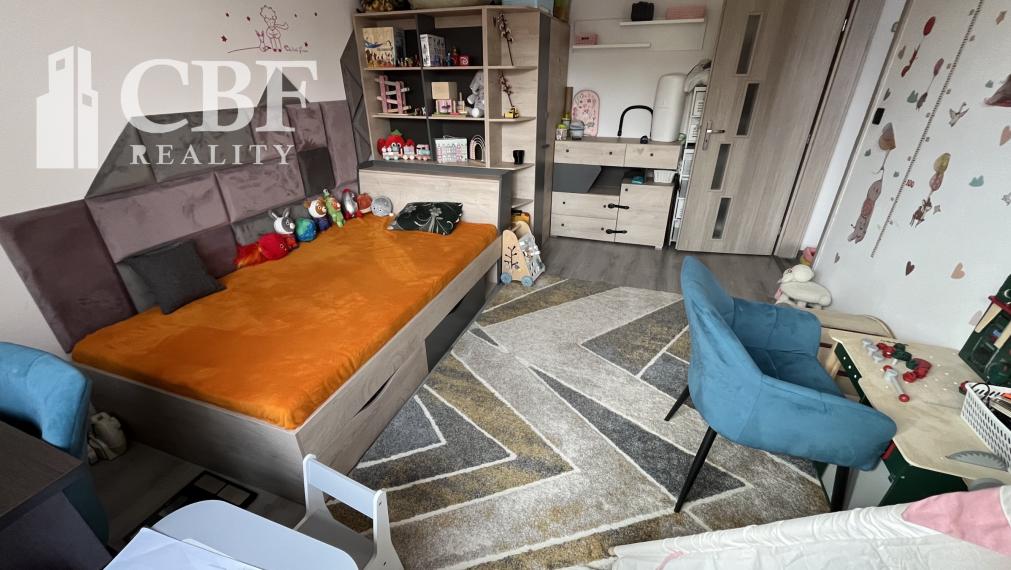 Na predaj 3-izbový byt s balkónom na Zakarpatskej ulici