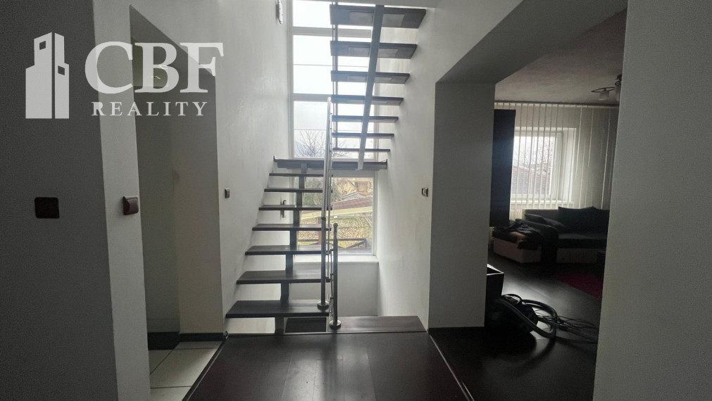 Na prenájom dom  na ulici Tehelná