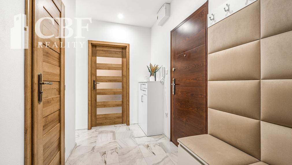 PREDAJ Kompletné zrekonštruovaný a zariadený 2i byt s balkónom – Poprad