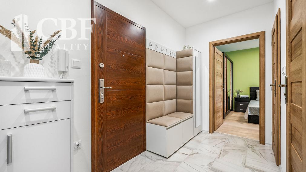 PREDAJ Kompletné zrekonštruovaný a zariadený 2i byt s balkónom – Poprad