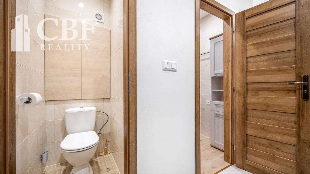 PREDAJ Kompletné zrekonštruovaný a zariadený 2i byt s balkónom – Poprad